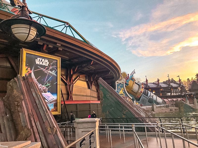 One the tips for Disneyland Paris first-timers is to experience this attraction: Star Wars Hyper Space Mountain in all its steampunk glory 