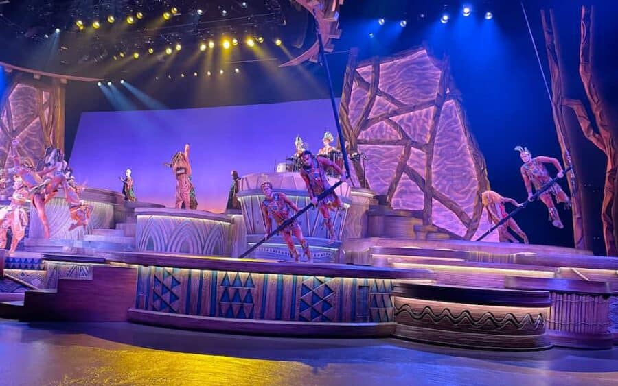 12 Expert Disneyland Paris SHOW TIPS Super Fans Swear By