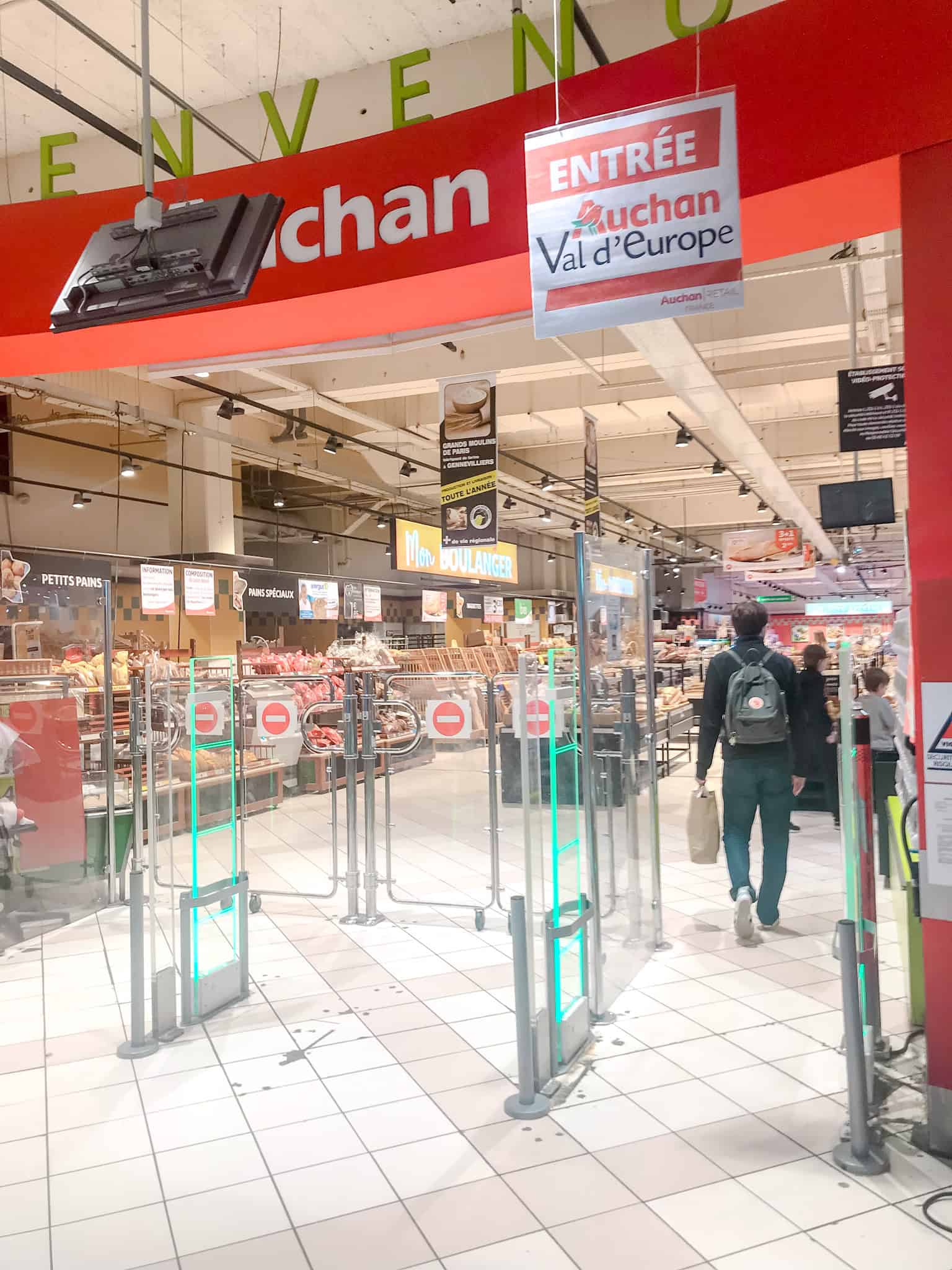 The entrence to Auchan Val d'Europe. Inside is a huge bakery