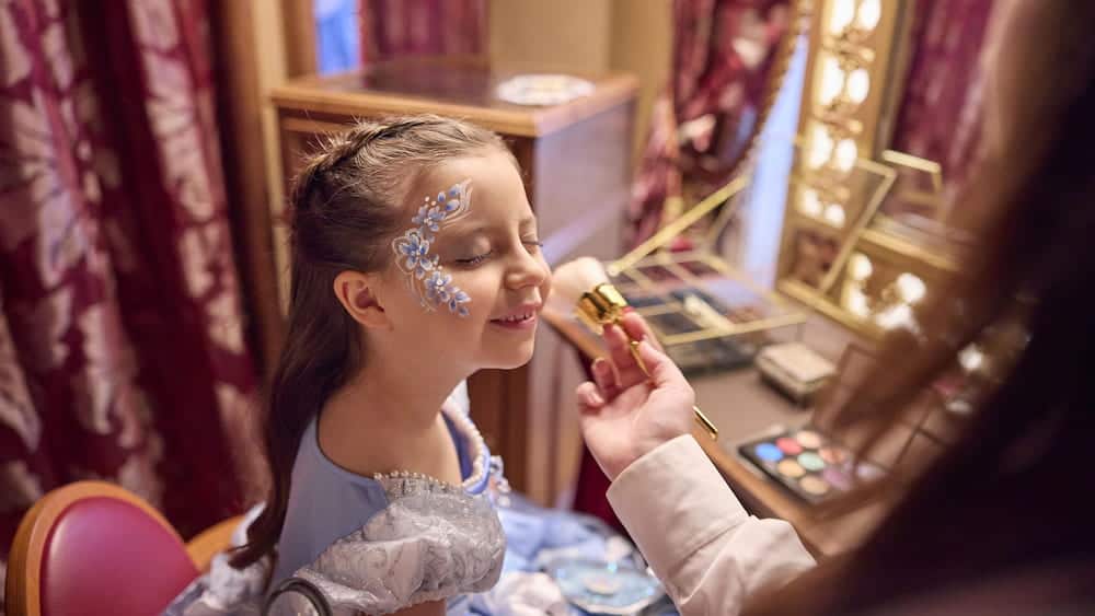 This image has an empty alt attribute; its file name is My-Royal-Dream-makeup-1.jpg