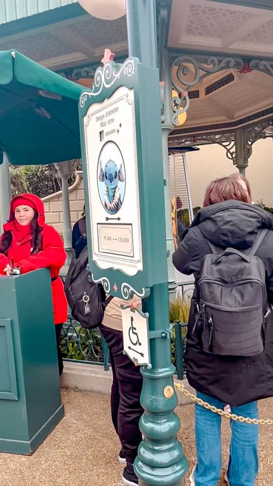 The sign and entrance for Stitch's meet and greet at Disneyland Paris, before the Virtual Queue system was implemented.