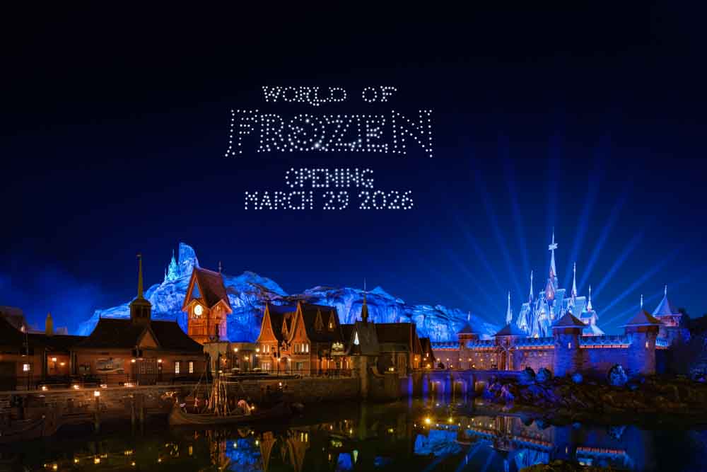 Opening date World of Frozen written in the night sky with drones for Disnay Adventure World at Disneyland Paris