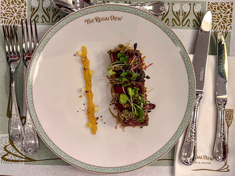 Bluefin tuna tartare with sesame seeds daikon and wakame at Regal View Restaurant Disneyland Paris review