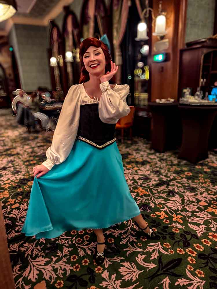 Princess Ariel meeting guests at Regal View Restaurant Disneyland Paris